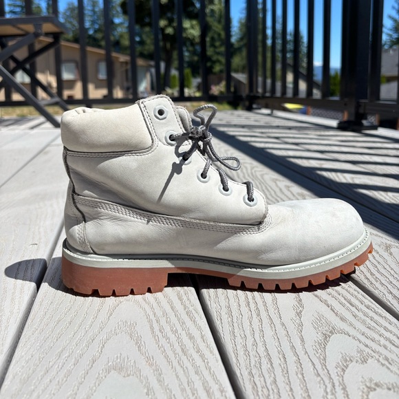 Timberland 6" Premium Waterproof Men's Boot - White And Gray, Gum Sole U… - Picture 2 of 11